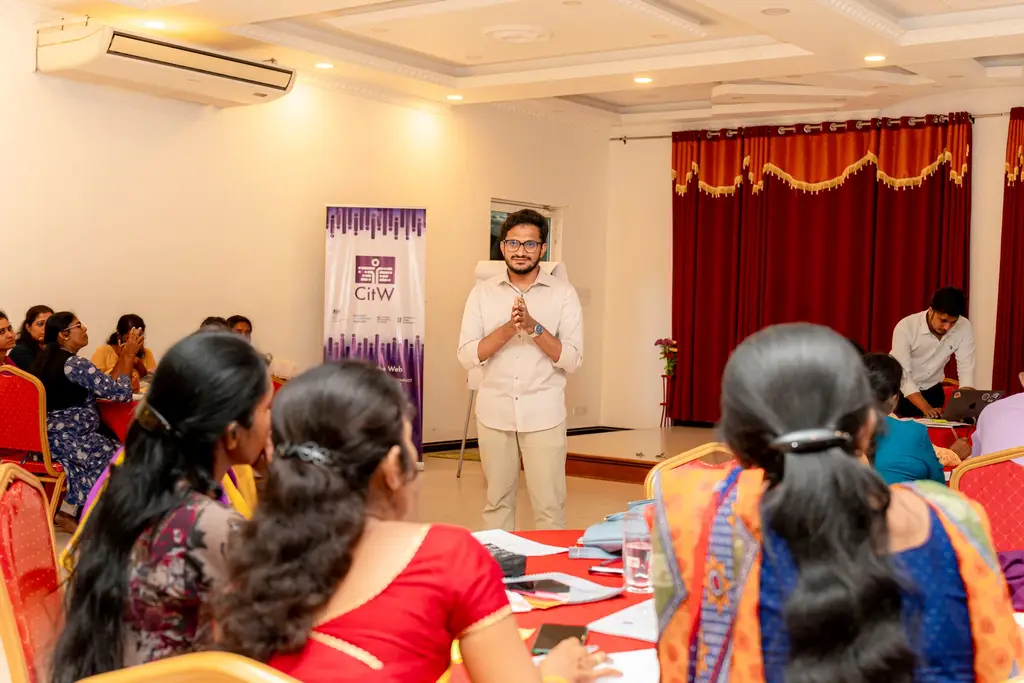 Cybersecurity for peacebuilding trainers, Batticaloa, 2024-11-22.