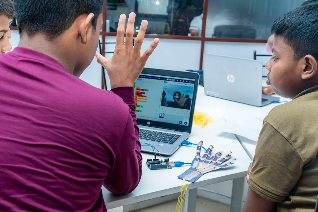 AI with Electronics workshops, Batticaloa, 2025-05-07.