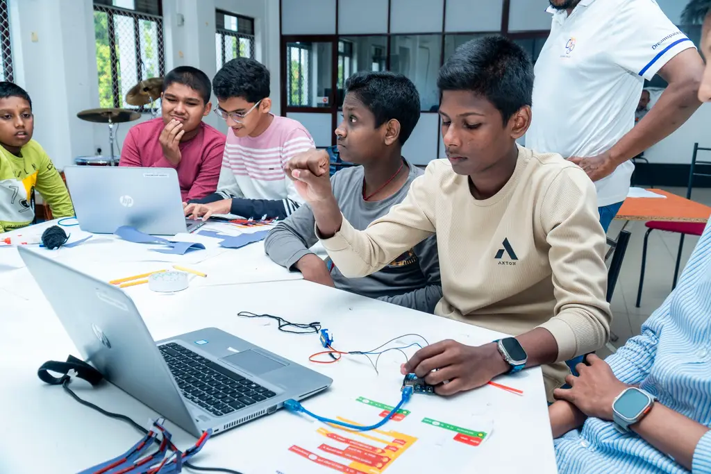 AI with Electronics workshops, Batticaloa, 2025-05-07.