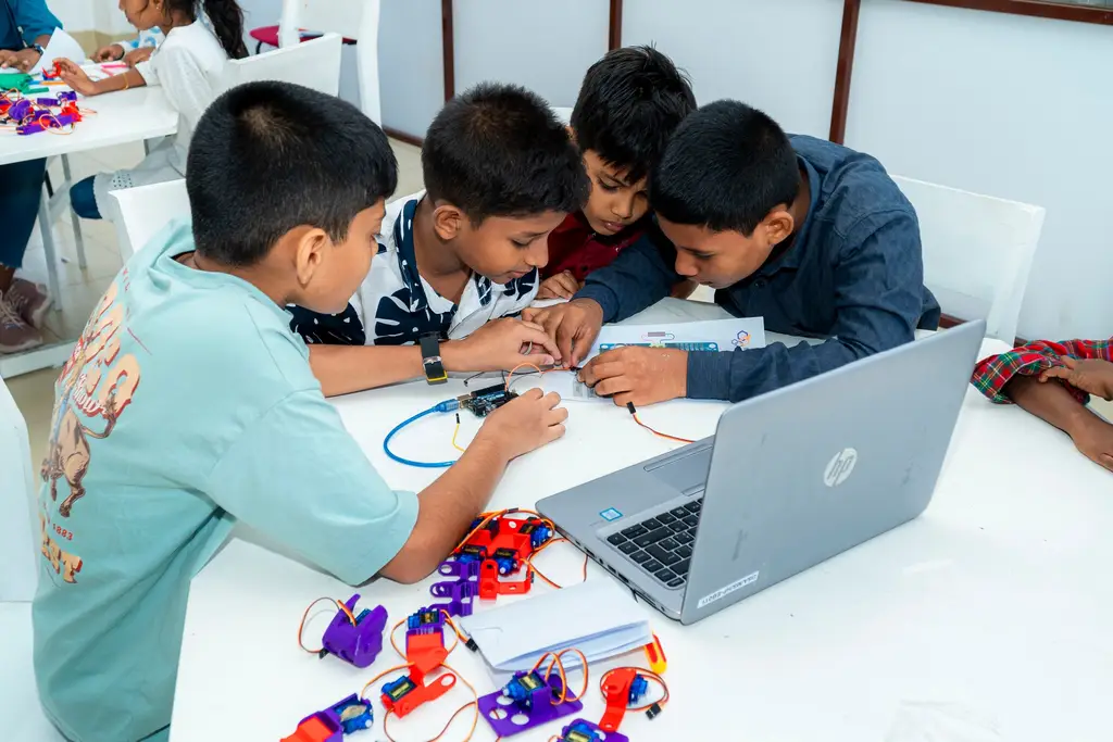 Build a Robot workshops, Batticaloa, 2025-07-10.