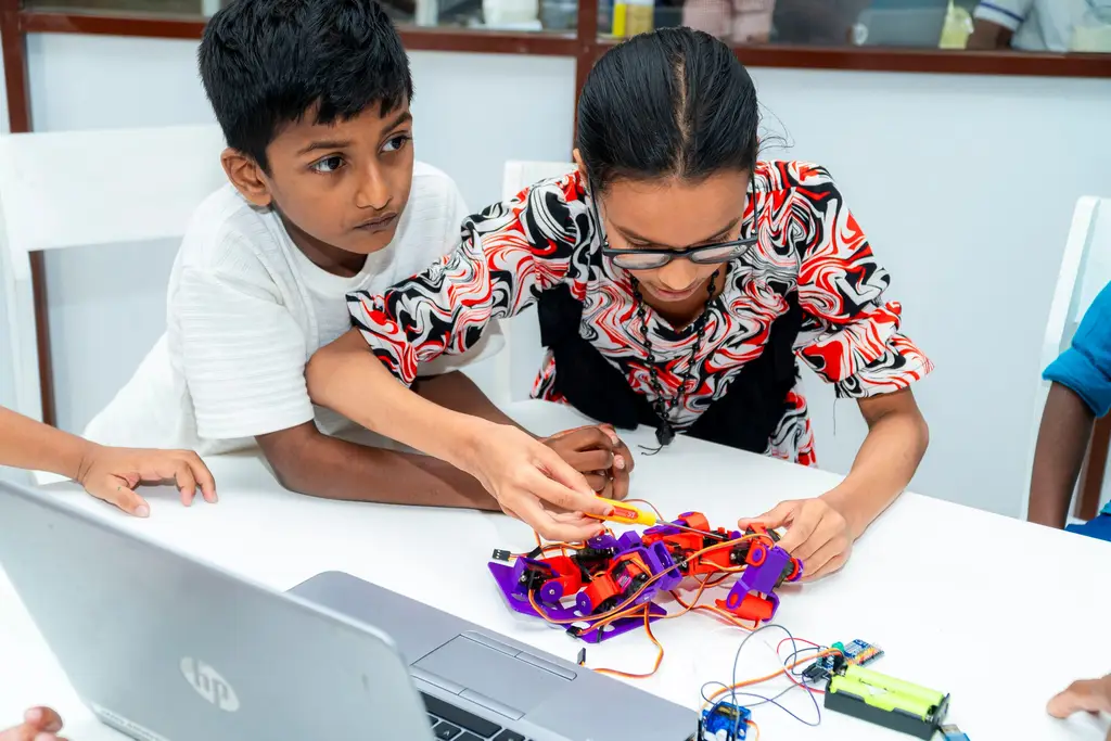 Build a Robot workshops, Batticaloa, 2025-07-10.