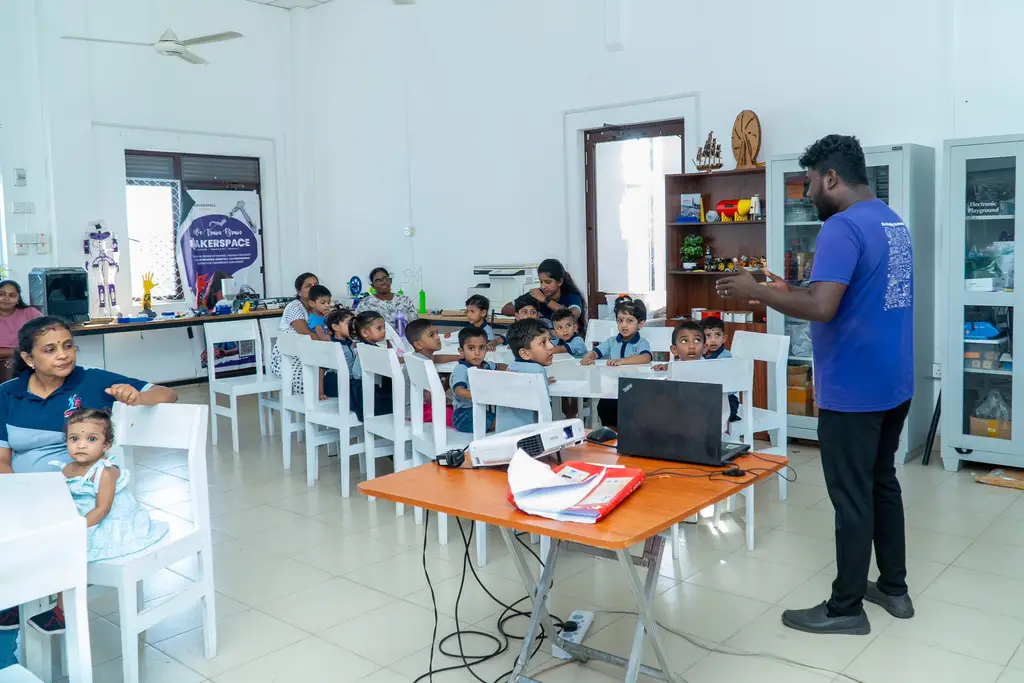 Make and Play, Batticaloa, 2025-10-26.