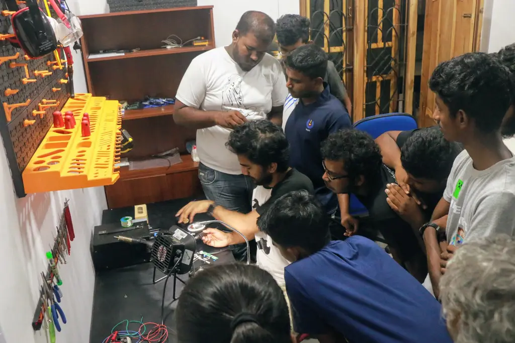 Maker Education — training of trainers, Batticaloa, 2019-04-02.