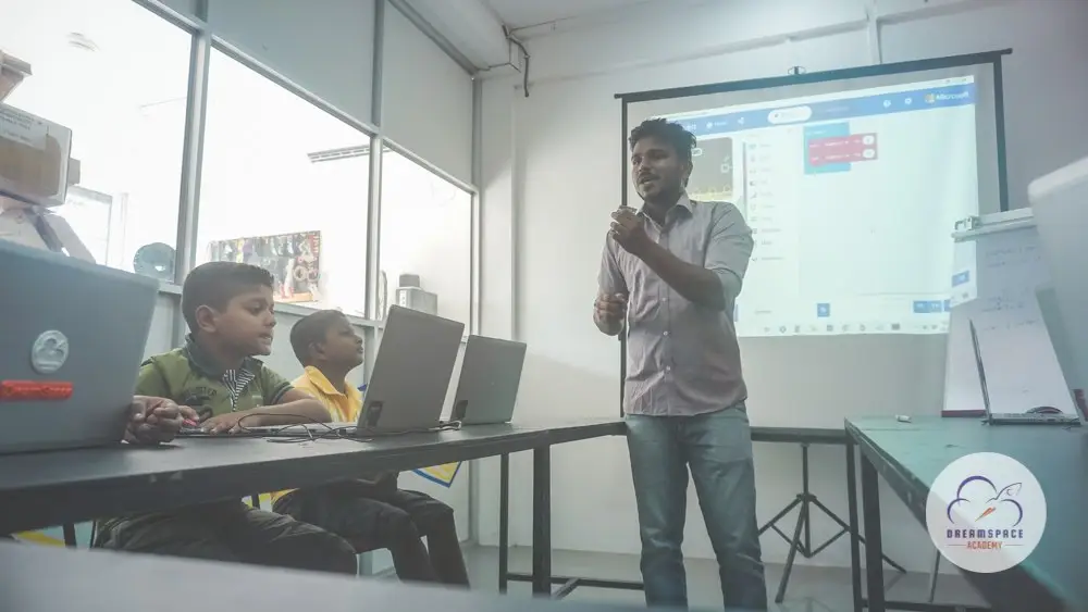 MakerSpace workshops for schoolchildren, Batticaloa.