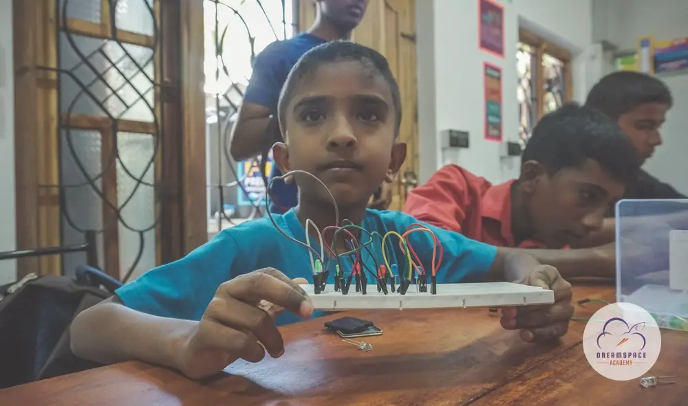 MakerSpace workshops for schoolchildren, Batticaloa.