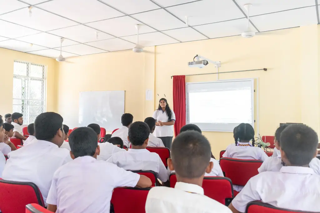 Electromechanics at Cheddipalayam Maha Vidyalayam, Cheddipalayam, Batticaloa, 2022-10-11.