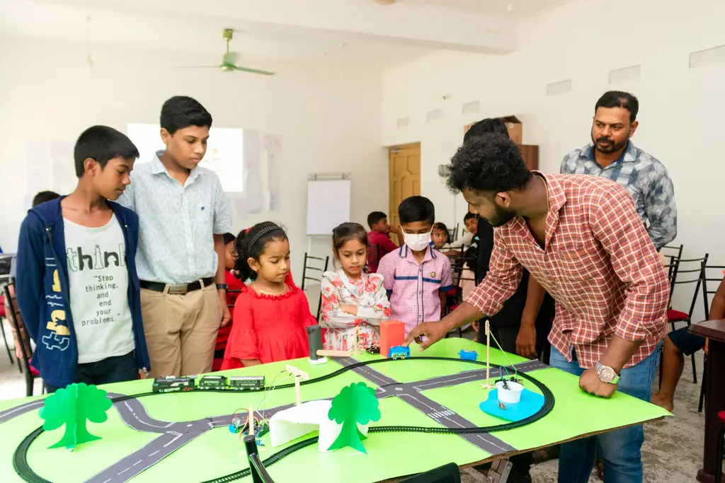 Kids' robotics — building automated railways, Batticaloa, 2023-08-20.