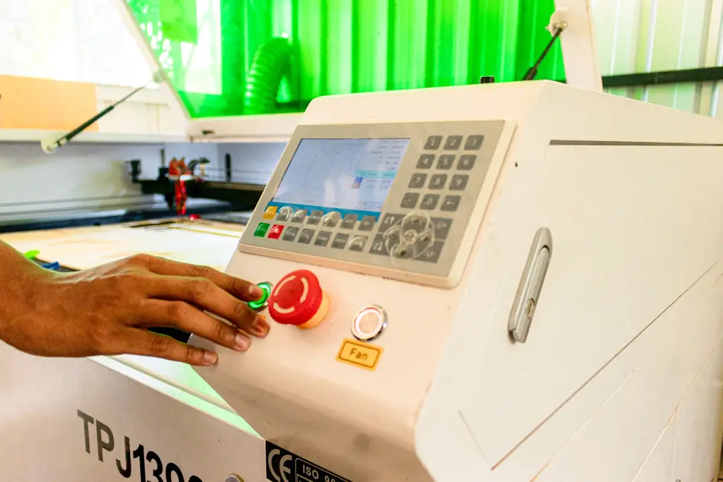 Laser engraver workshop, Batticaloa, 2023-09-09.