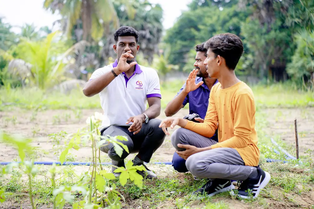 A media workshop for deaf and non-speaking participants, Batticaloa, 2023-10-28.